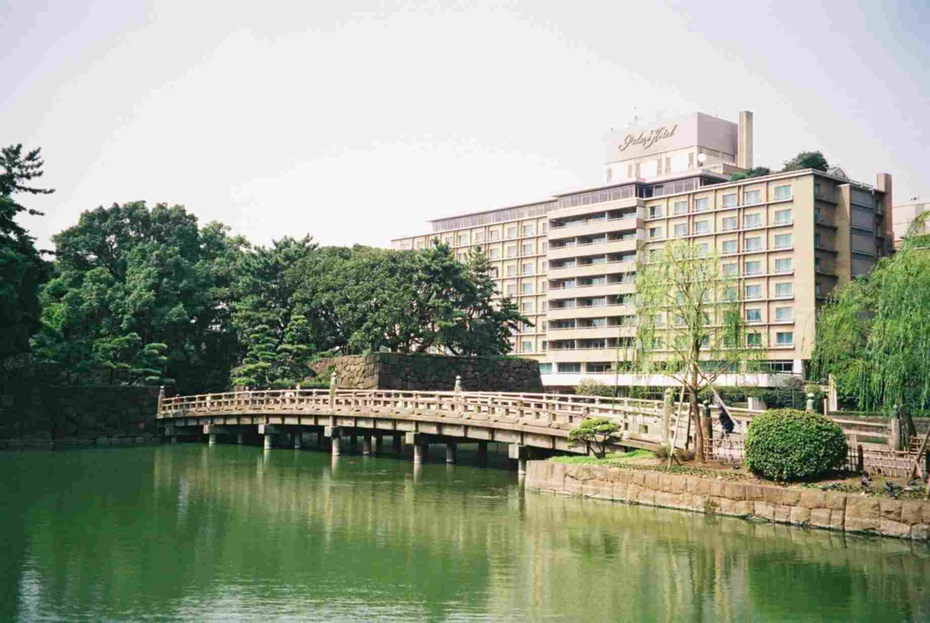Bridge over the outer moat