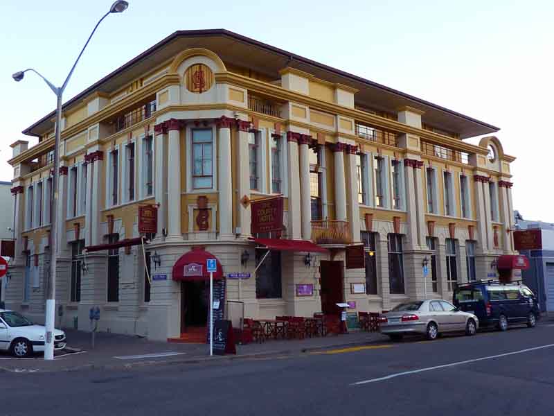 County Hotel