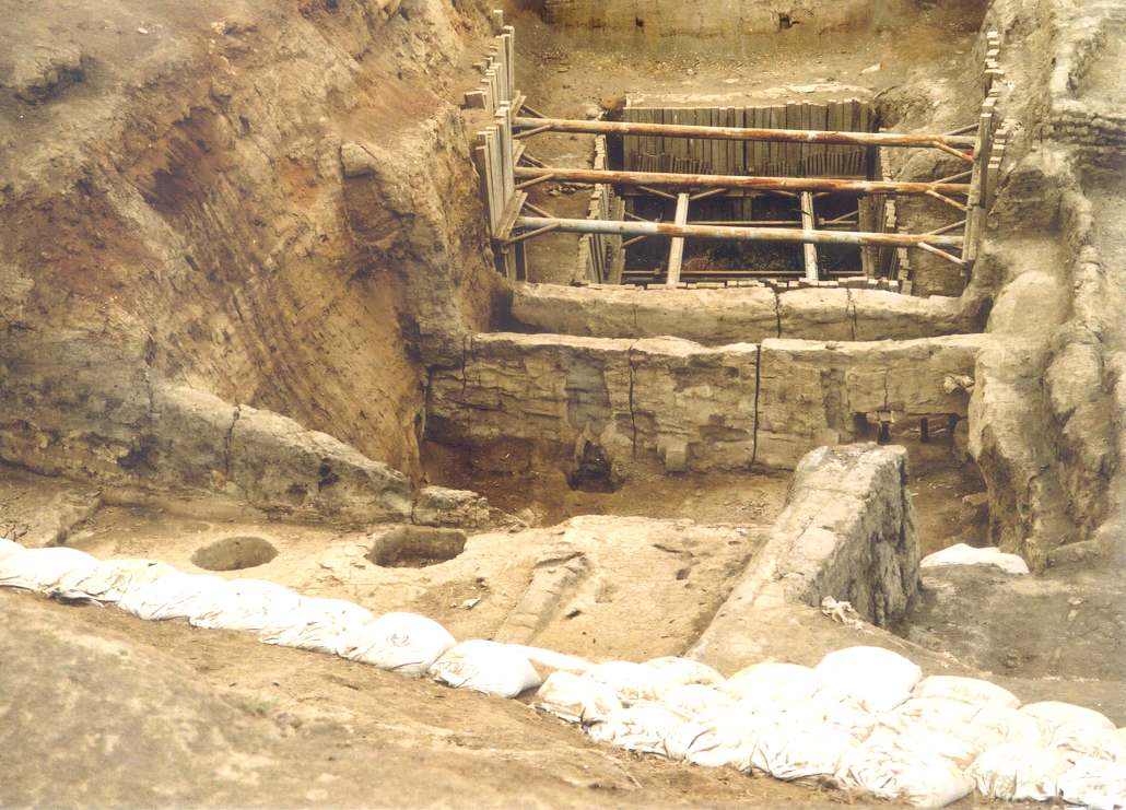 Current excavation
