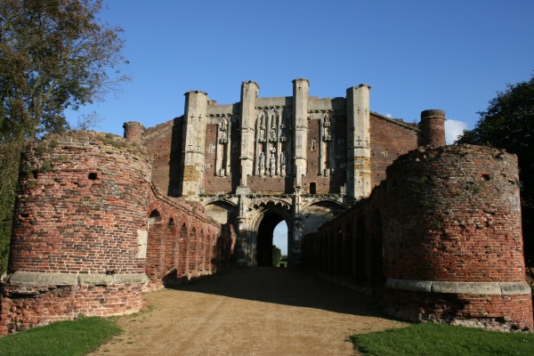 Approaching the Gatehouse