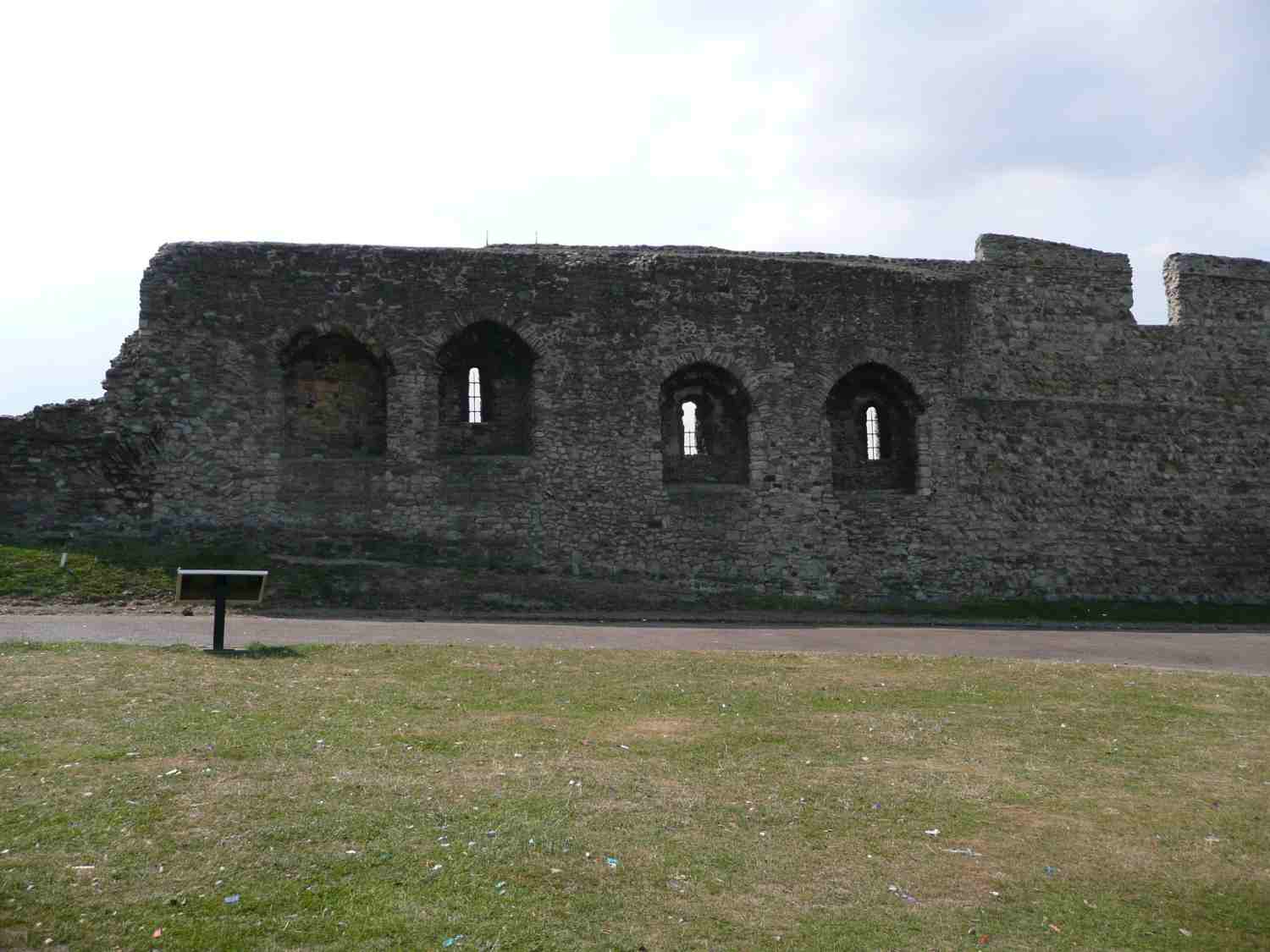 The Bailey Wall, Rochester Castle